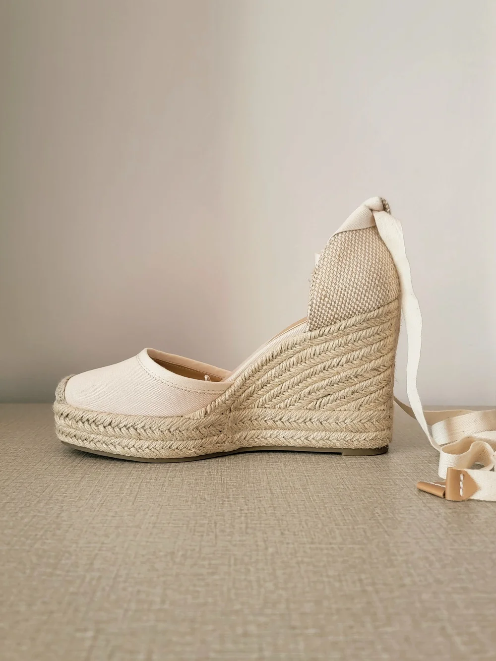Express Cream Canvas Ankle Tie Espadrille Platform Wedge Sandals - 6.5 NWOB